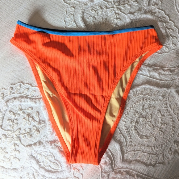 BNWT Two Piece Bikini - Picture 4 of 5